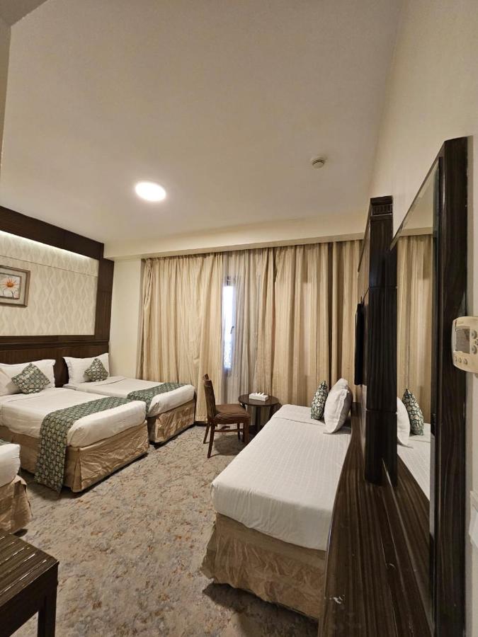 img-hotel